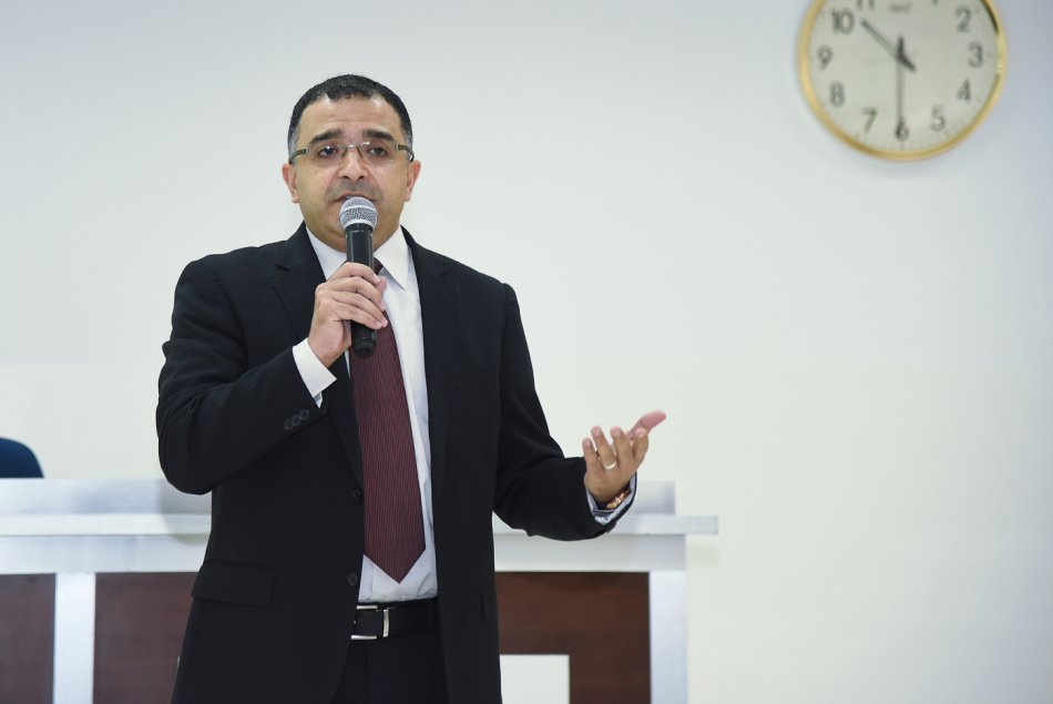 كلية الهندسة وتقنية المعلومات تنظم الحفل السنوي الأول لتكريم طلابها 