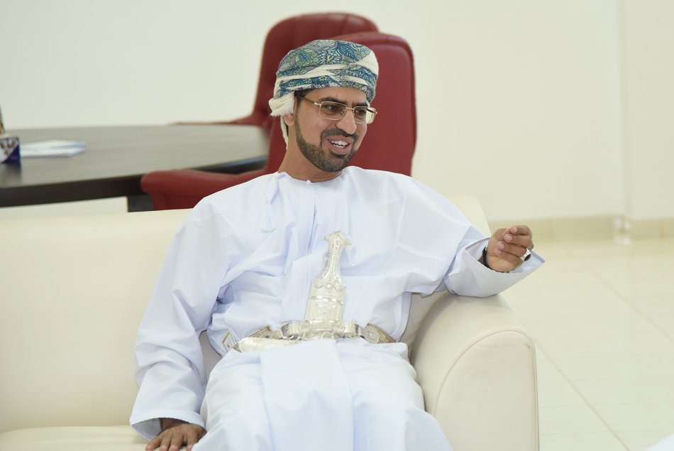جامعة العين تستقبل السفير العماني
