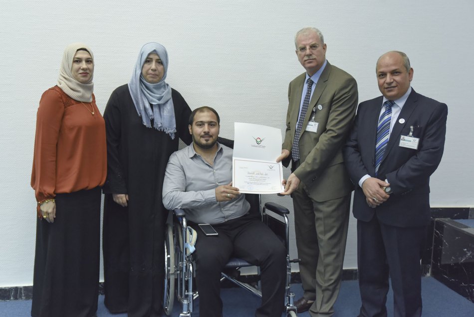 تكريم طلبة لائحة شرف الجامعة 2018