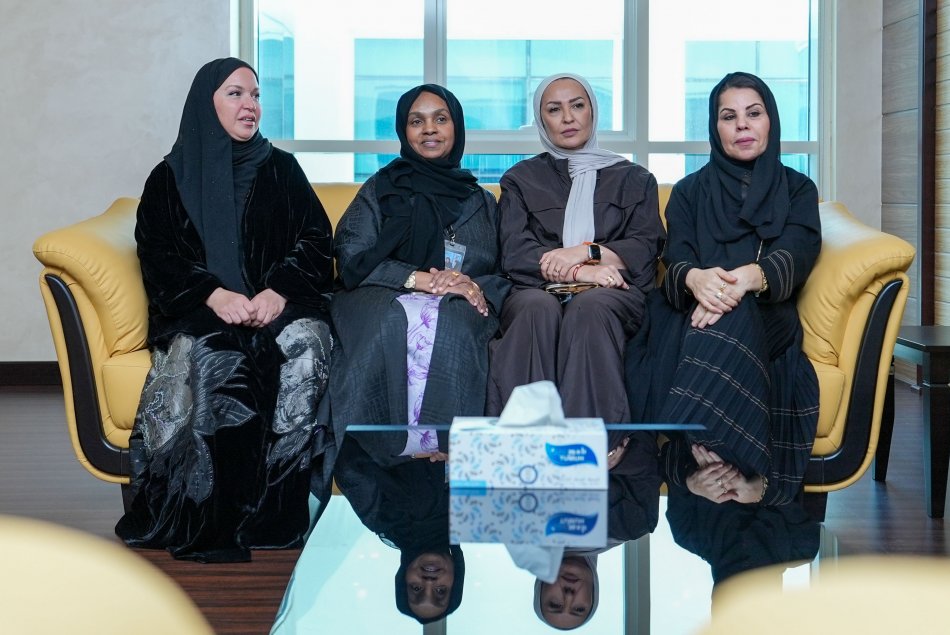 هي تقود ونحن نتعاون