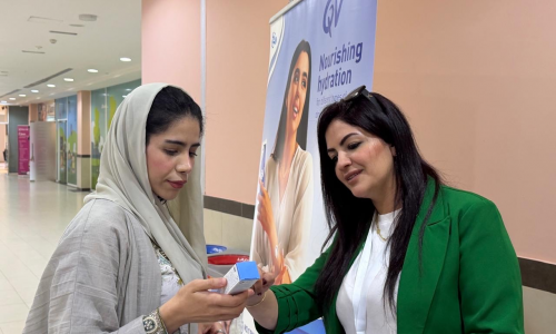 اليوم الصحي المفتوح يعزّز التوعية بالعناية بالبشرة بالتعاون مع شركة QV