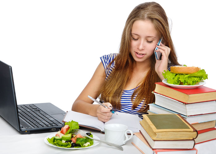 4 نصائح للتغذية السليمة خلال فترة الامتحانات التغذية السليمة، الامتحانات، الأكل الصحي، جامعة العين